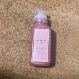 Bath & Body Works Champagne Toast Hand Soap - Soft Pink
